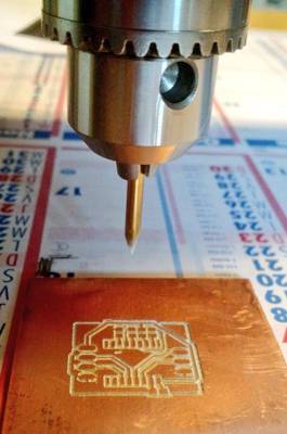 un test de gravure avec une fraiseuse CNC
